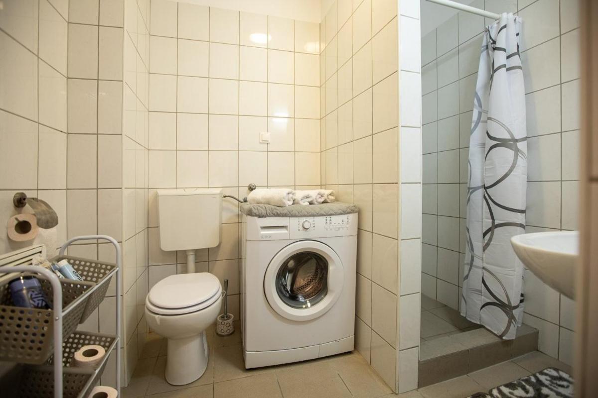 Maribor City Center Minidorm Apartment Екстер'єр фото