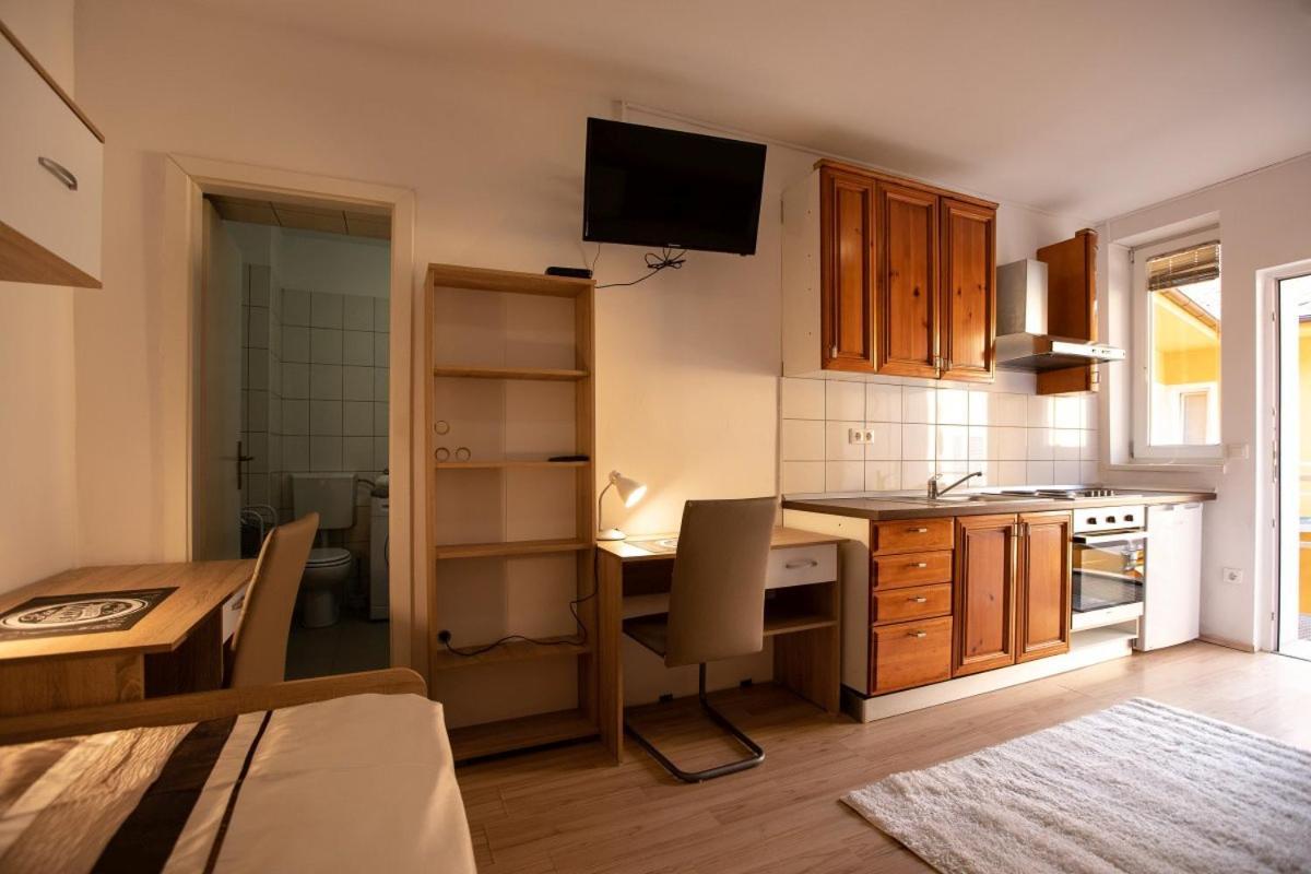 Maribor City Center Minidorm Apartment Екстер'єр фото